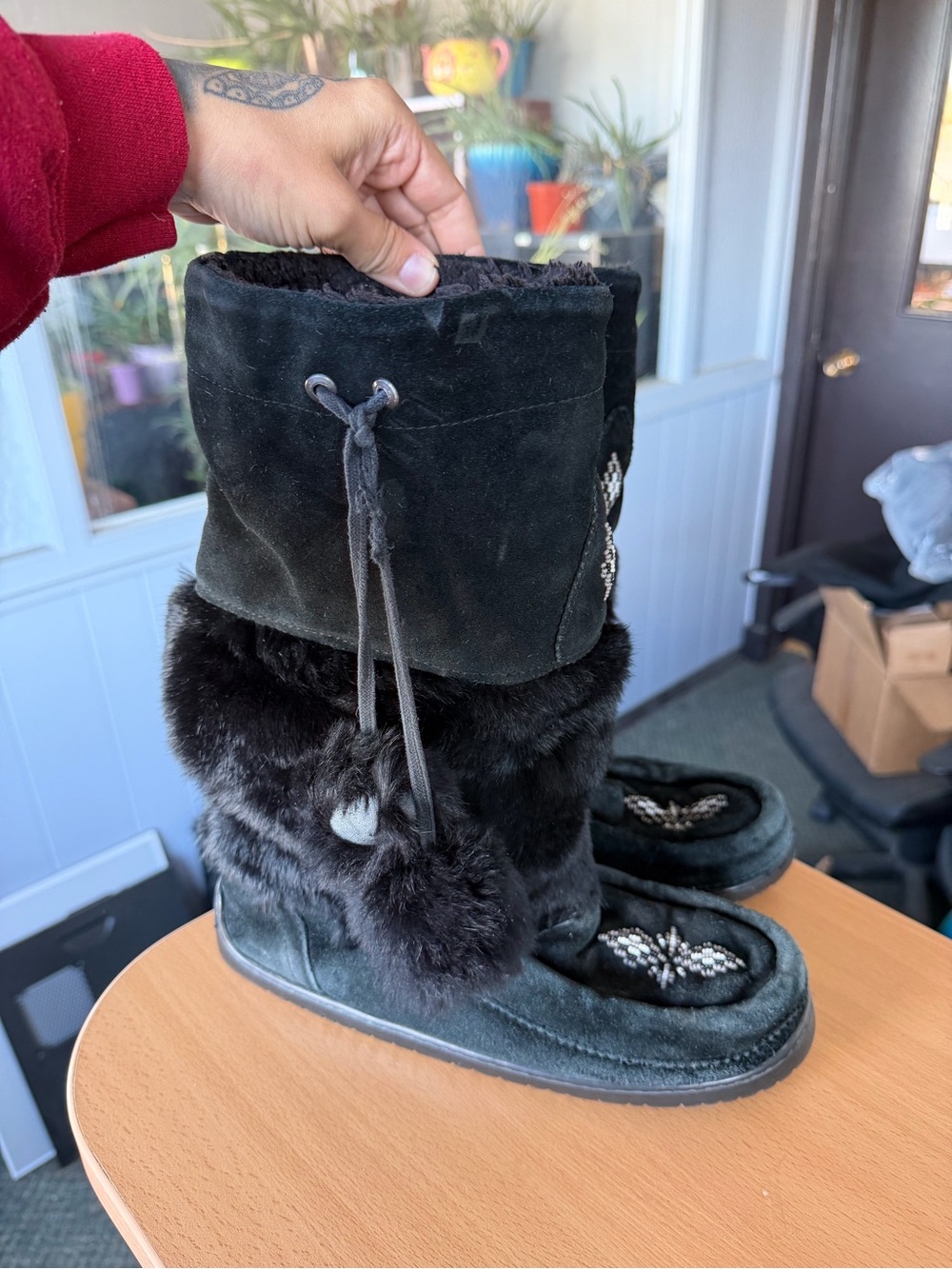 Manitobah Mukluks Boots - Picture 7 of 11